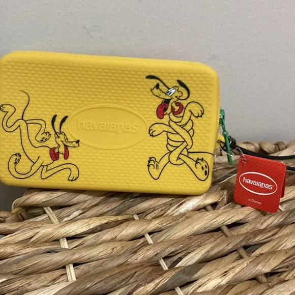 🆕 Havaianas Yellow Disney Characters Wristlet! 100% silicone! 💥 - Picture 6 of 12
